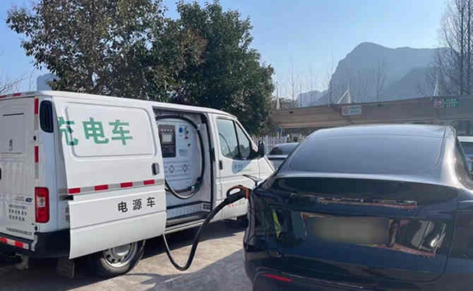 德城区汽车搭电